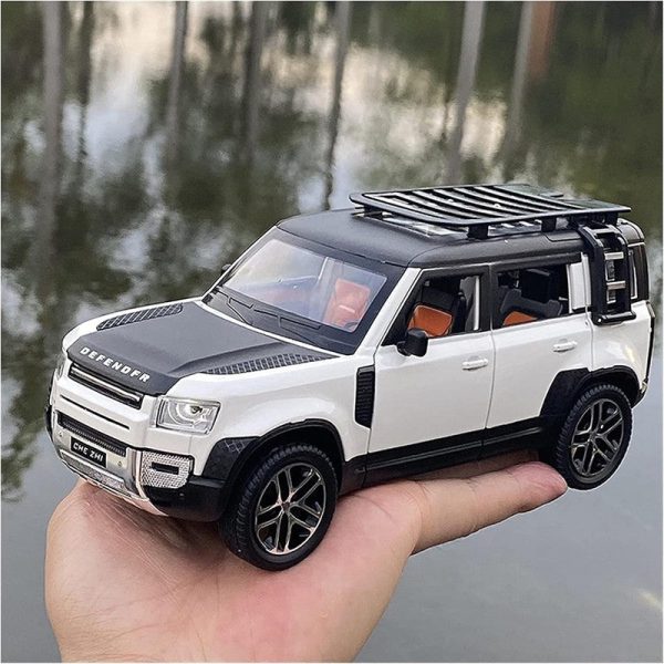 1:24 Defender Die Cast Metal Light & Sound (Multicolor) Online Sale